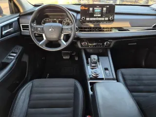 Mitsubishi Outlander 2023 4x4 SE 4p SUV