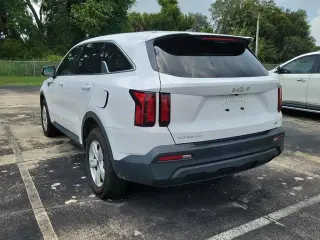 Kia Sorento 2023 AWD LX 4dr SUV