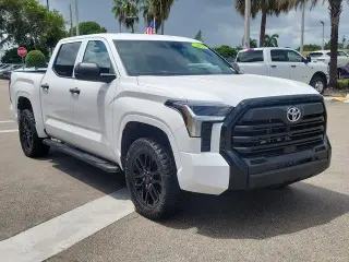 Toyota Tundra 2025 4x4 SR 4dr CrewMax Cab Pickup SB