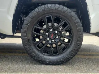 Toyota Tundra 2025 4x4 SR 4dr CrewMax Cab Pickup SB