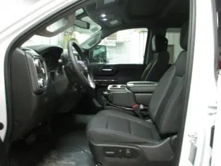 GMC Sierra 2500HD 2023 4x4 SLE 4p Camioneta Cabina Completa SB