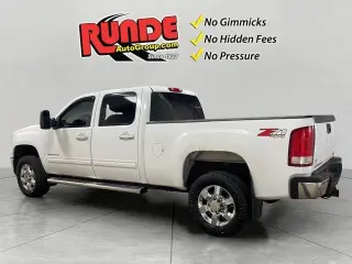 GMC Sierra 2500HD 2014 4x4 SLT 4dr Crew Cab LB