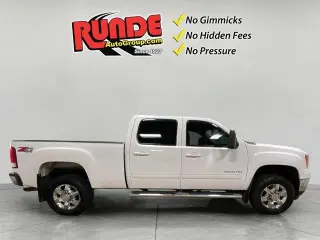 GMC Sierra 2500HD 2014 4x4 SLT 4dr Crew Cab LB