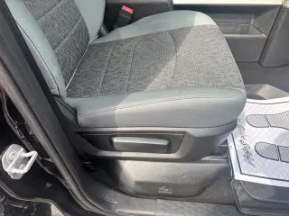 Ram 1500 2018 4x4 SLT 4p Cab Camioneta 5.5 ft. SB