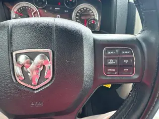 Ram 1500 2018 4x4 SLT 4p Cab Camioneta 5.5 ft. SB