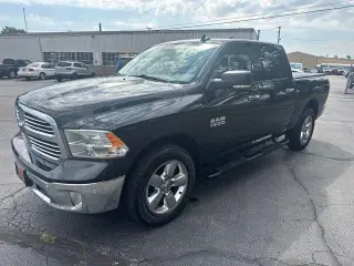 Ram 1500 2018 4x4 SLT 4p Cab Camioneta 5.5 ft. SB