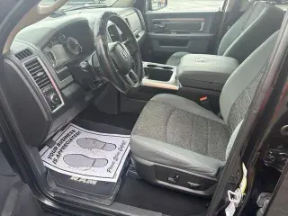 Ram 1500 2018 4x4 SLT 4p Cab Camioneta 5.5 ft. SB