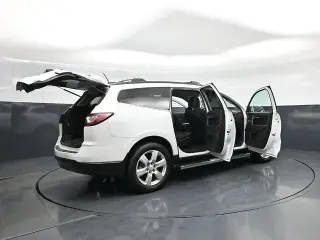 Chevrolet Traverse 2017 LT 4dr SUV con 1LT