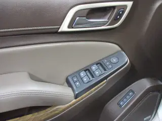 GMC Yukon XL 2018 4x4 Denali 4dr SUV