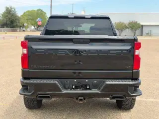 Chevrolet Silverado 1500 2020 4x4 LT Trail Boss 4p Camioneta de Cabina Completa 6.0 pies ST