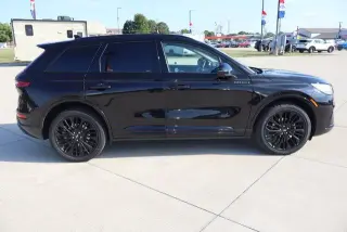 Lincoln Corsair 2023 AWD Reserve 4p SUV