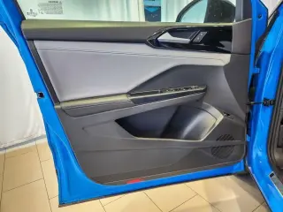 Volkswagen Taos 2024 AWD SE Negro 4Motion 4p SUV