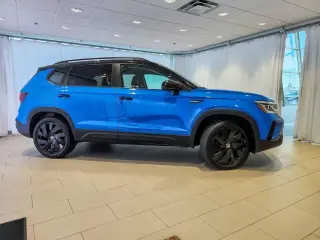 Volkswagen Taos 2024 AWD SE Negro 4Motion 4p SUV