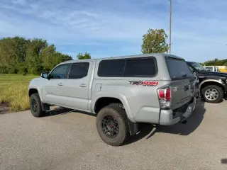 Toyota Tacoma 2021 4x4 TRD Sport 4puertas Cabina Doble 5.0 ft SB 6V