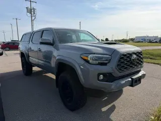 Toyota Tacoma 2021 4x4 TRD Sport 4puertas Cabina Doble 5.0 ft SB 6V