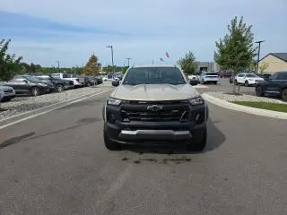 Chevrolet Colorado 2024 4x4 Trail Boss 4p Crew Cab 5 ft. SB