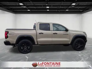Chevrolet Colorado 2024 4x4 Trail Boss 4p Crew Cab 5 ft. SB