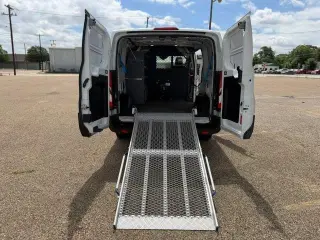 Ford Transit 2019 150 3 puertas SWB techo bajo furgón de carga con puertas laterales del lado del pasajero 60/40