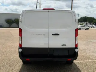 Ford Transit 2019 150 3 puertas SWB techo bajo furgón de carga con puertas laterales del lado del pasajero 60/40