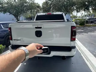 Ram 1500 2020 4x2 Rebel 4p Puerta Crew Cab 5.6 ft. SB Camioneta