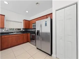 Propiedad de alquiler con 3 dormitorios y 3.5 baños en Miami