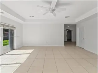 Propiedad de alquiler con 3 dormitorios y 3.5 baños en Miami