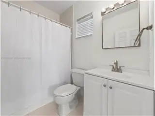 Propiedad de alquiler con 3 dormitorios y 3.5 baños en Miami