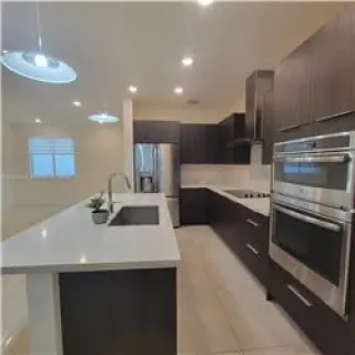 Propiedad de alquiler con 3 dormitorios y 2.5 baños en Doral