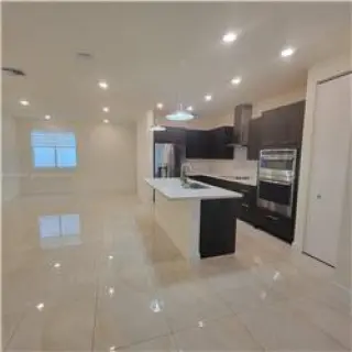 Propiedad de alquiler con 3 dormitorios y 2.5 baños en Doral