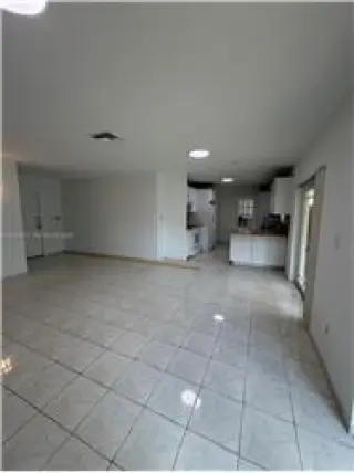 Propiedad de alquiler con 3 dormitorios y 2 baños en Miami