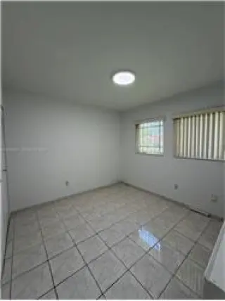 Propiedad de alquiler con 3 dormitorios y 2 baños en Miami
