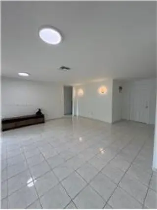 Propiedad de alquiler con 3 dormitorios y 2 baños en Miami
