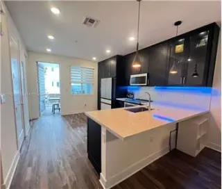 Propiedad en alquiler con 3 habitaciones y 2.5 baños en Doral