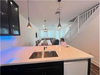 Propiedad en alquiler con 3 habitaciones y 2.5 baños en Doral