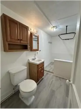 Propiedad de alquiler con 2 dormitorios y 1 baño en Toronto