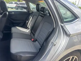Volkswagen Jetta 2025 SE 4dr Sedán