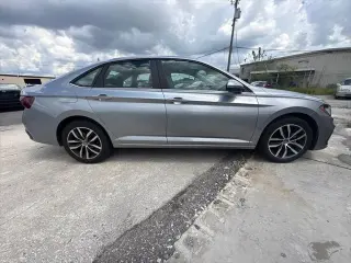 Volkswagen Jetta 2025 SE 4dr Sedán