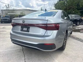 Volkswagen Jetta 2025 SE 4dr Sedán