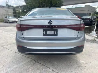 Volkswagen Jetta 2025 SE 4dr Sedán