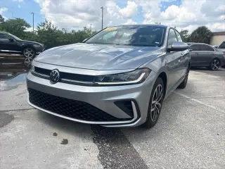 Volkswagen Jetta 2025 SE 4dr Sedán