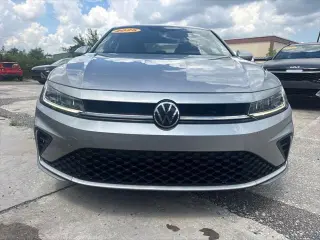 Volkswagen Jetta 2025 SE 4dr Sedán