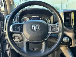 Ram 1500 2022 4x2 Laramie 4dr Crew Cab 5.6 ft. SB Pickup