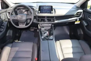 Nissan Rogue 2026 AWD Dark Armor 4dr Crossover
