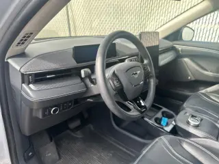 Ford Mustang Mach-E 2023 AWD Premium 4dr SUV
