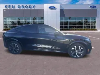 Ford Mustang Mach-E 2023 Premium 4dr SUV