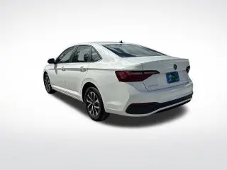 Volkswagen Jetta 2023 S 4p Sed 8A