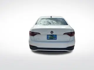 Volkswagen Jetta 2023 S 4p Sed 8A