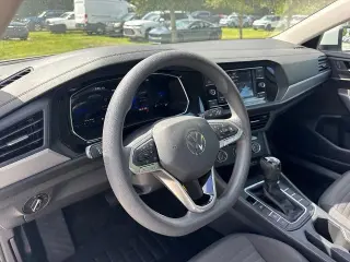 Volkswagen Jetta 2023 S 4p Sed 8A