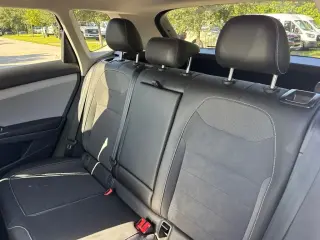 Volkswagen Taos 2023 SE 4dr SUV
