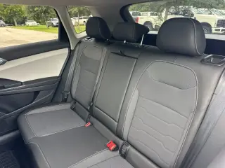 Volkswagen Taos 2025 SE 4dr SUV